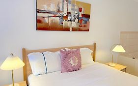 Beachcomber Motel & Apartments